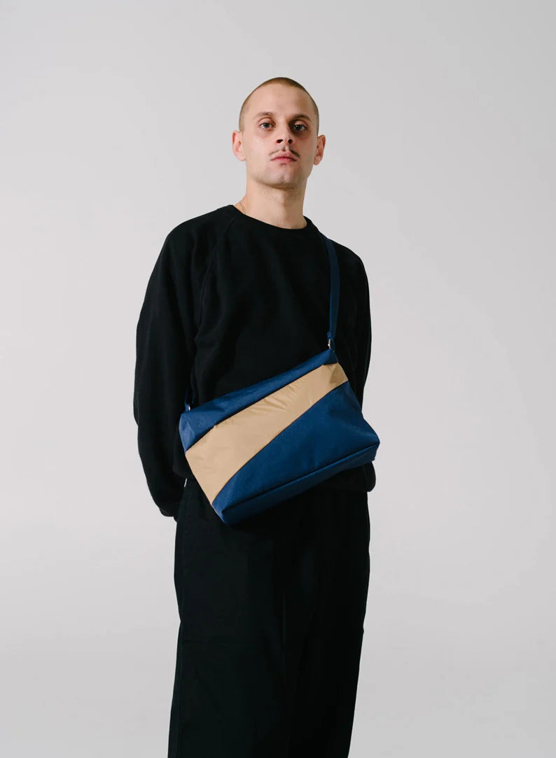 Bum Bag M - Navy & Camel