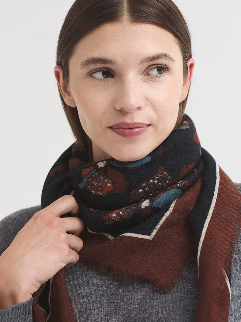 Geometric Flower - Black